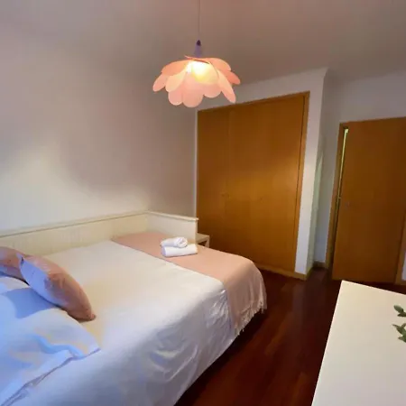 Familiar T3 Em Valongo Com Terraco Privativo E Churrasqueira * Campo (Porto)