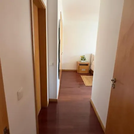 Familiar T3 Em Valongo Com Terraco Privativo E Churrasqueira Campo (Porto)