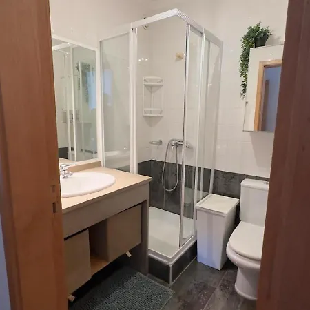 Familiar T3 Em Valongo Com Terraco Privativo E Churrasqueira * Campo (Porto)