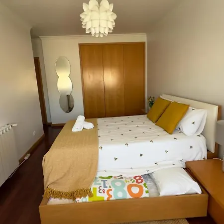 Familiar T3 Em Valongo Com Terraco Privativo E Churrasqueira Campo (Porto)