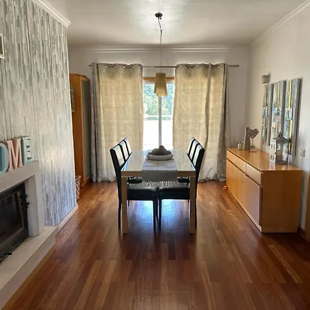 Familiar T3 Em Valongo Com Terraco Privativo E Churrasqueira