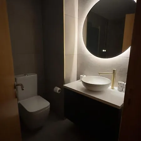 Familiar T3 Em Valongo Com Terraco Privativo E Churrasqueira Appartement Campo (Porto)