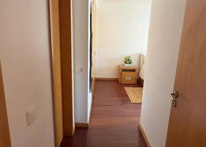 Familiar T3 Em Valongo Com Terraco Privativo E Churrasqueira Campo (Porto)