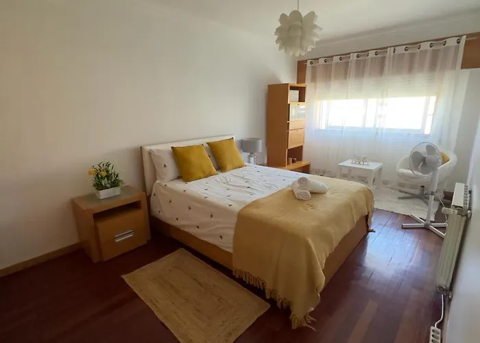 Familiar T3 Em Valongo Com Terraco Privativo E Churrasqueira Campo (Porto)